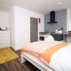 Cosy, Modern & Comfortable Studio