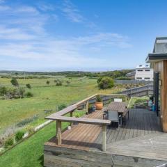 Modern Coastal Escape - Pet Friendly with Fireplace