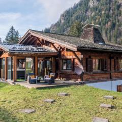 Chalet Altura- 5 Bedrooms - Jacuzzi and Sauna - By Cozee Rentals