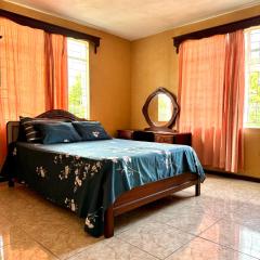 Transit Home - 10 mins from airport