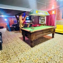 The Crossing Lodge & Backpackers