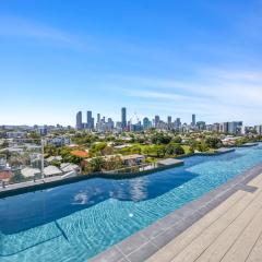 Sinclair Apartments - Rooftop Pool with City Views, 300m Walk to Gabba, Free Secure Car Park, Gym, BBQ, Close to City