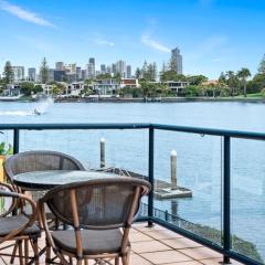 Perfect Waterfront Escape in Surfers Paradise