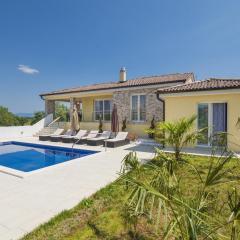 Villa Land