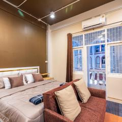Queen On Street Guest House