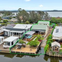 The Boathouse -Pool and Private Slip