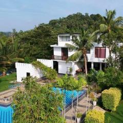 Shades Hotel & Villa