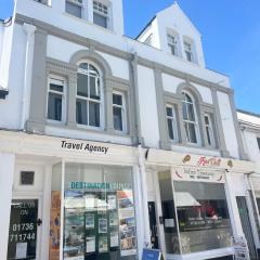 Bright~ Town Center~ 2 bed~Penzance