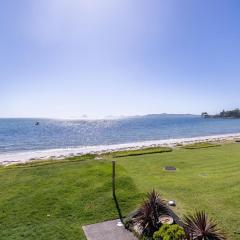 Boondelbah 4, 29 Soldiers Point Rd - waterfront bliss