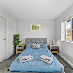 Charming House in Wakefield - Sleeps 6