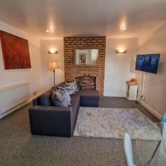 City SuperHost- Stunning Didsbury Apartment