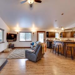 Denali Basecamp Cozy Talkeetna Chalet with Fire Pit