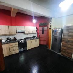 Casa Encarnación a pasos del Shopping Costanera