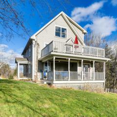 Family-Friendly Retreat in Barre 2 Spacious Decks