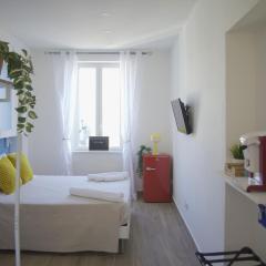 Bacoli Elegant Suite - Central & Minimal Design