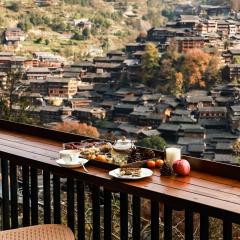 西江三春里中全景美宿