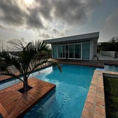 Koko Beach - Blue sky house