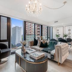 Yorkville Plaza Suites - Pool & Hot Tub
