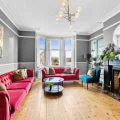 7 Bedroom Abode of Robin Hoods Bay - Hot-tub - Pets