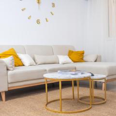 NEW Yellow Home Pipera - Parking and Self Check-in