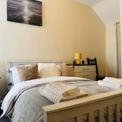 Comfortable 4 Bedroom House near City Centre - Entire House