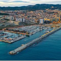 Ap4Us B1 - Apartment for us - Sightseeing & Beach near to Barcelona