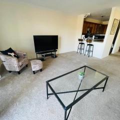 Charming 2br 2b In Elkins Park, Parking, Pool