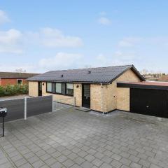 2 Bedroom Stunning Home In Grenaa