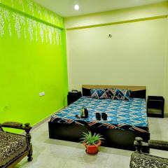 2 BHK & Balcony Nature's Theme Apartment Homestay