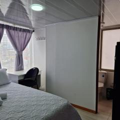 Habitación baño privado garaje moto, Manizales