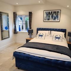 Sleeps 12, Stunning, Dog Friendly, Hot Tub, Rural