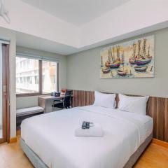 Comfortable Pool View Studio Room at Gateway Park LRT City Jatibening Apartment By Travelio