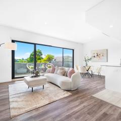 Bright & Elegant 2BR with 2 Parking in Mascot