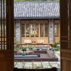 野性豪华假日酒店