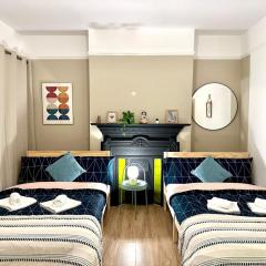 Delux Rooms Near City Centre
