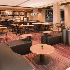 北托莱多万怡酒店