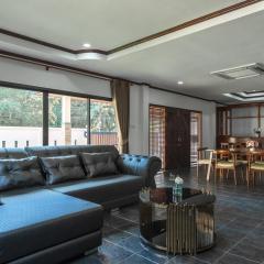 V155 4BR Large Family Villa Chalong