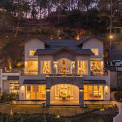 StayVista at Ilika - Heated Infinity Plunge Pool and Jacuzzi