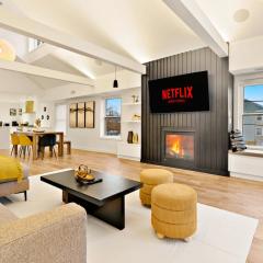 Central and Luxury 2BR Suite with Den & BBQ, Sleeps 6!