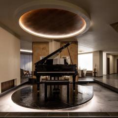 Shangri-La's Three Seasons Resort & Hotel