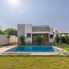 JhilMil Pool Villa by StayJadeParty VillaLawn