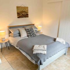The Retreat, self-contained cosy Anex, M6 A75 Gretna Green