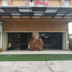 Louise Hotel