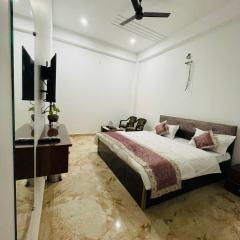 RAVINDRA GEETA Inn