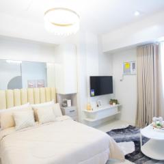 Casa - Vibrant City Center Studio at Taft East Gate