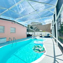 Heated Pool, Lush Breezeway, Bikes, BBQ, Near Beach