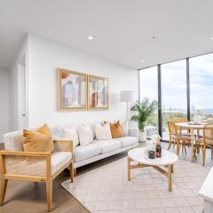 Luxury Bay View Apartment