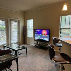 In Charlotte for Business or Pleasure - Amazing Location, Great Prices Sleeps-4 Instant Bookings Pools are still OPEN First Floor "Handicap Accessible"