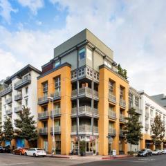 Sunset Duo 2 bedroom Charm with FREE Parking