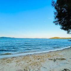 Bay Getaway - Beach, Nature walks and a Two Storey House